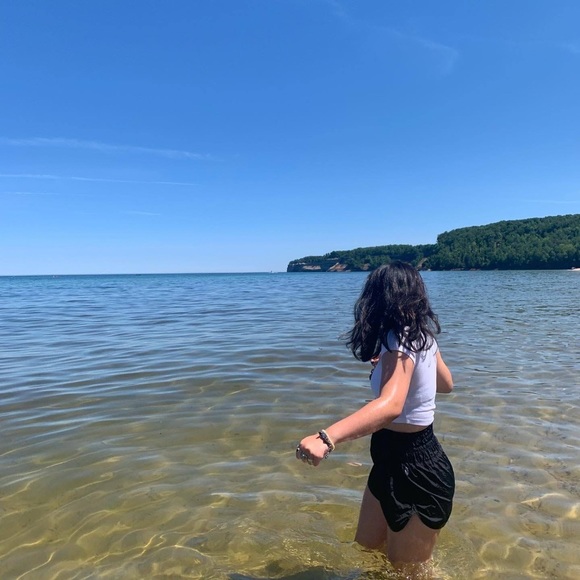 Meet your Posher, Isa - Picture 1 of 1